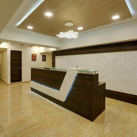 Rudra Royale Hotel Amhedabad Dış mekan fotoğraf